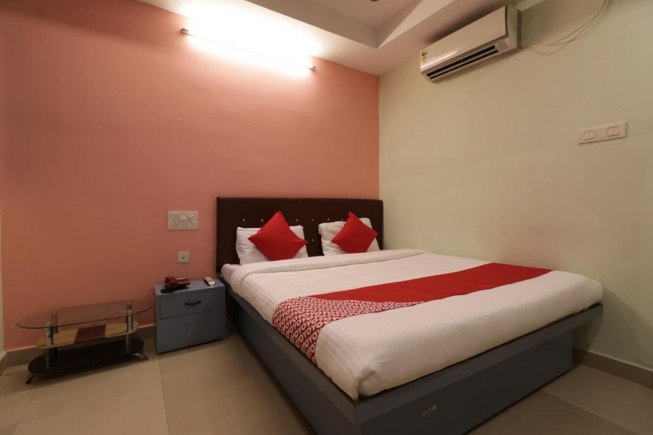 Oyo 29259 Hotel Rama Royal เนลลอร์ ภายนอก รูปภาพ